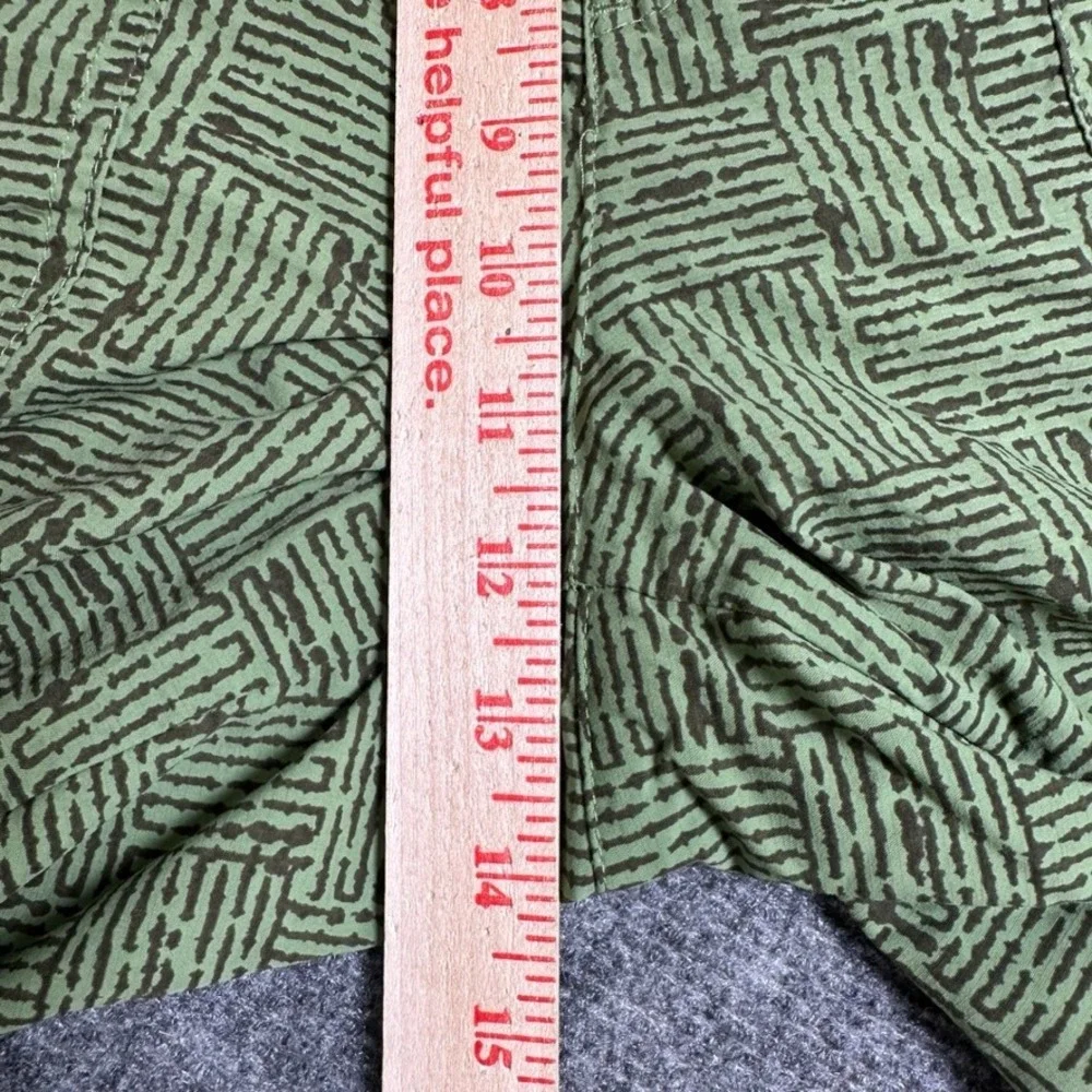 LL Bean Mens Green Patterned Nylon Belted Cargo Shorts Size M 502021
